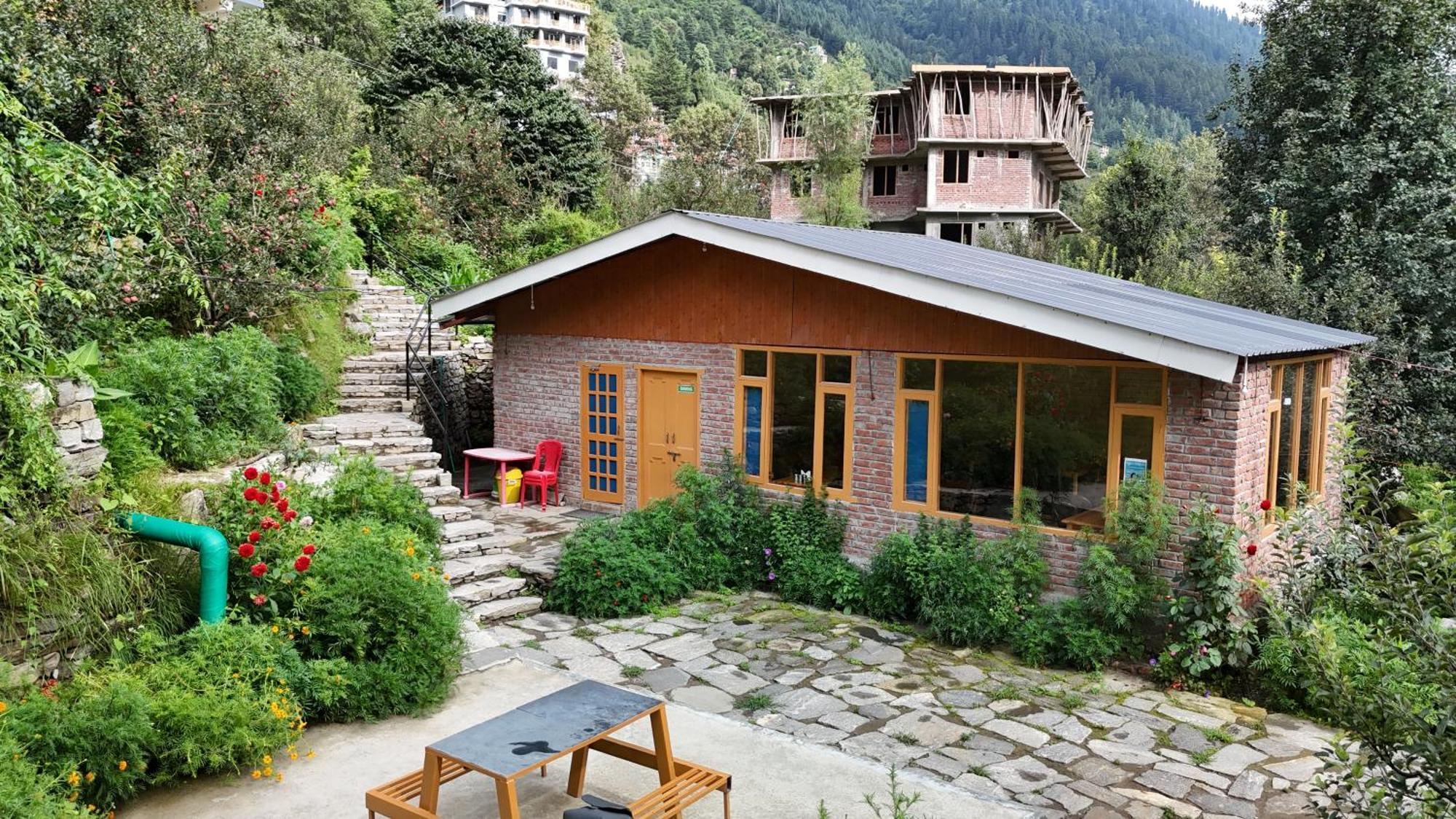 Willa Lotus Retreat Manāli Zewnętrze zdjęcie